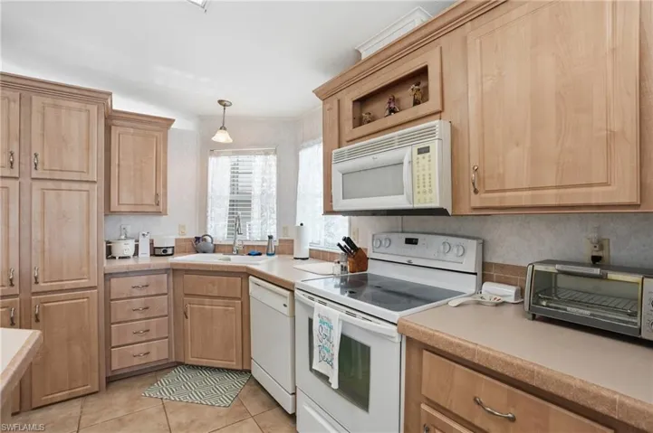 5 Monaco Ter, Naples, Florida 34112