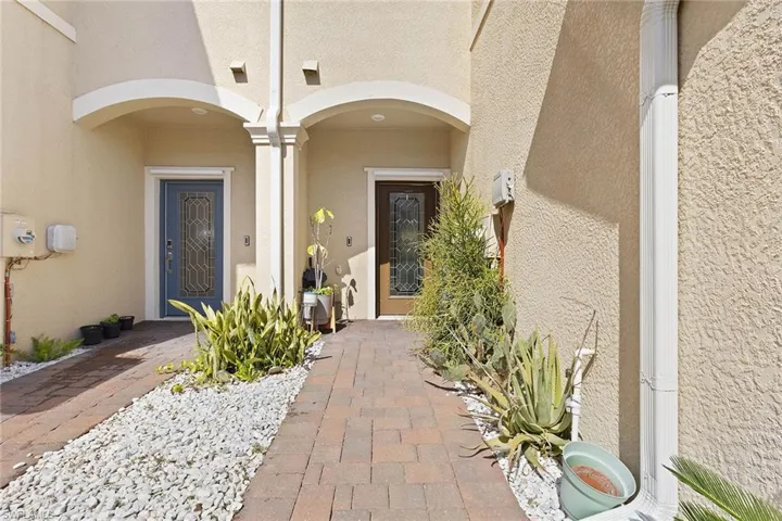 2667  Blossom  WAY, Naples, FL 34120