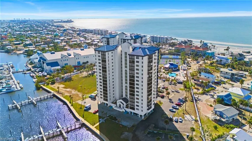 VIRTUALLY ENHANCED - Aerial view with a water view - virtually enhanced image