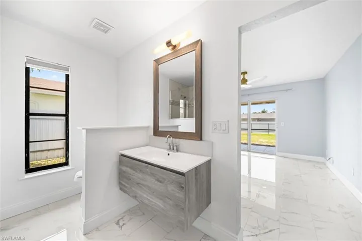 2214 Sw 13th Ave, Cape Coral, Florida 33991