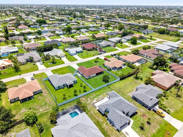 2214 Sw 13th Ave, Cape Coral, Florida 33991