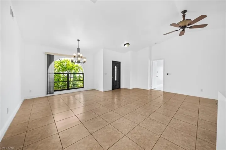 2214 Sw 13th Ave, Cape Coral, Florida 33991