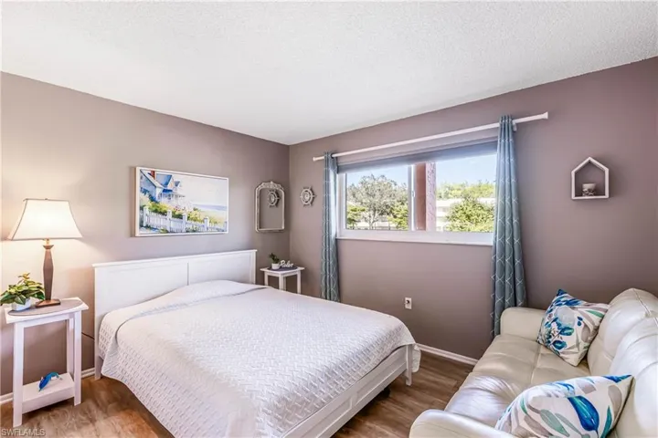 Guest bedroom