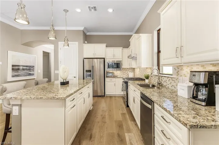 9248 Cormorant Dr, Naples, Florida 34120