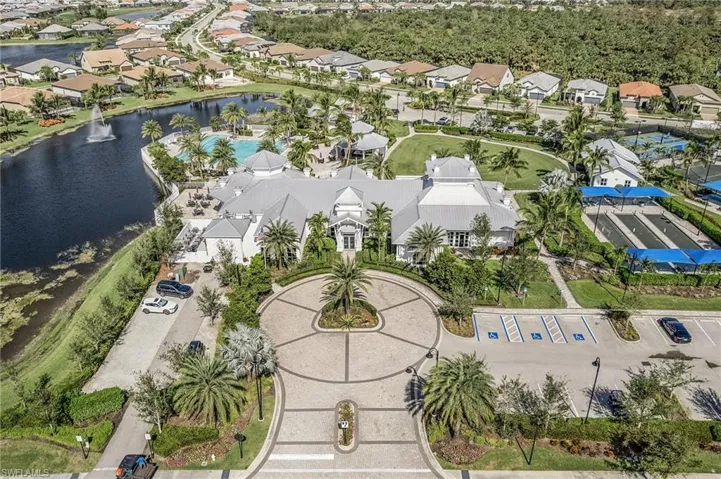 9248 Cormorant Dr, Naples, Florida 34120