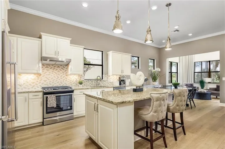 9248 Cormorant Dr, Naples, Florida 34120