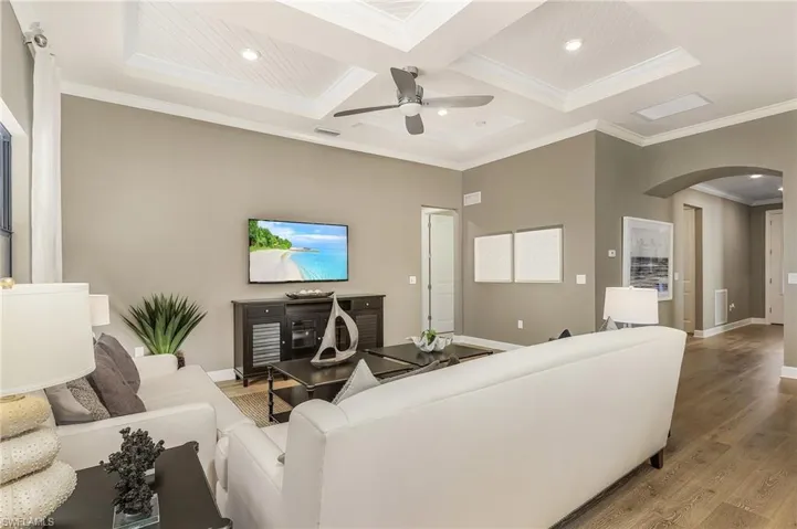 9248 Cormorant Dr, Naples, Florida 34120