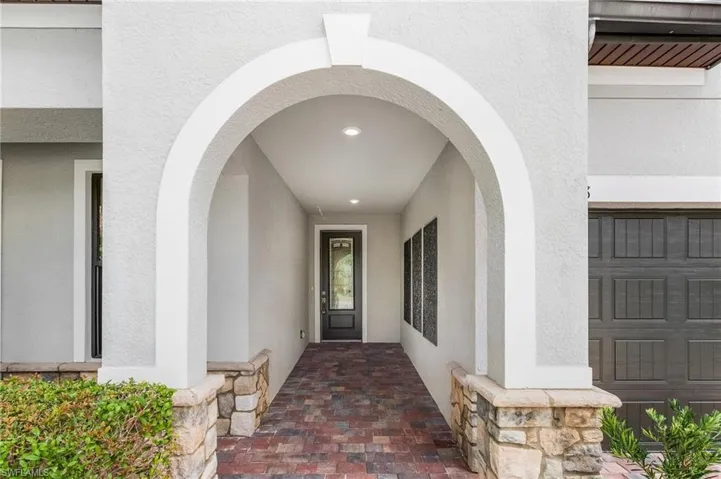 9248 Cormorant Dr, Naples, Florida 34120