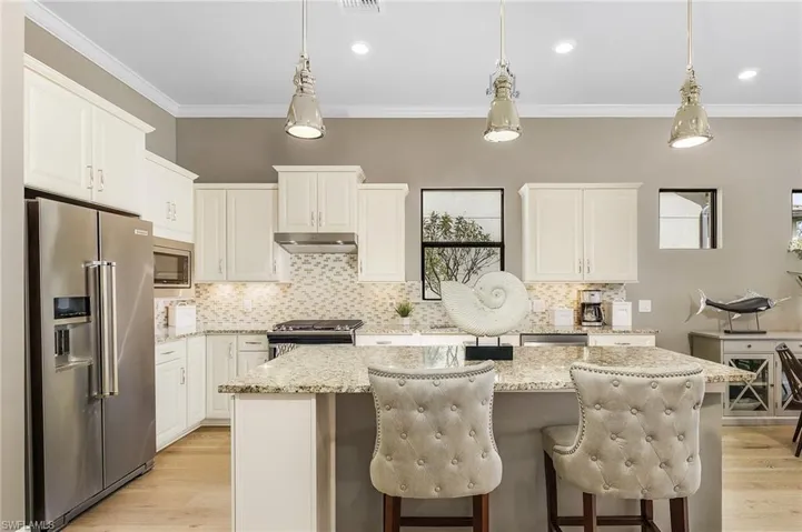 9248 Cormorant Dr, Naples, Florida 34120