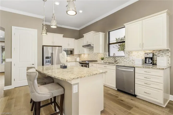 9248 Cormorant Dr, Naples, Florida 34120
