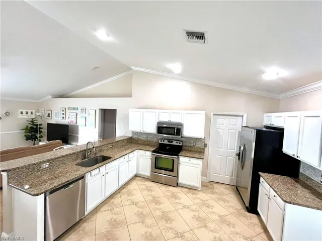 2720 1st Pl, Cape Coral, Florida 33909