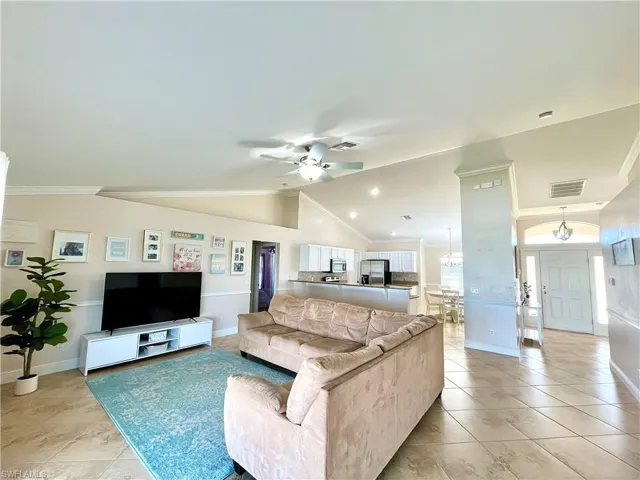 2720 1st Pl, Cape Coral, Florida 33909
