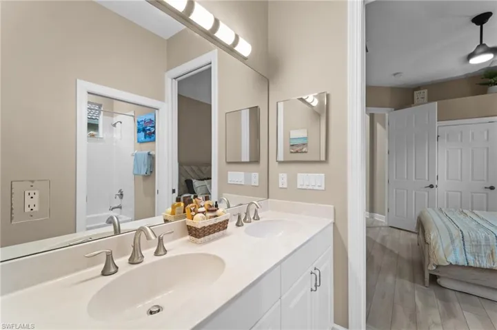 9042 Bronco Ct, Naples, Florida 34113