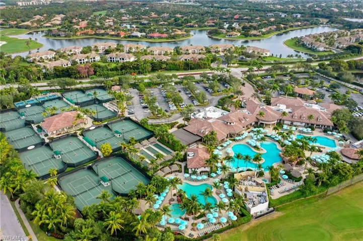 9042 Bronco Ct, Naples, Florida 34113