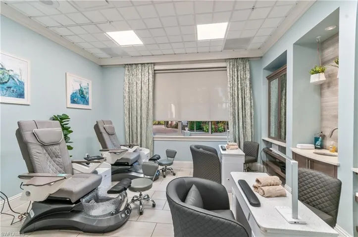 9042 Bronco Ct, Naples, Florida 34113