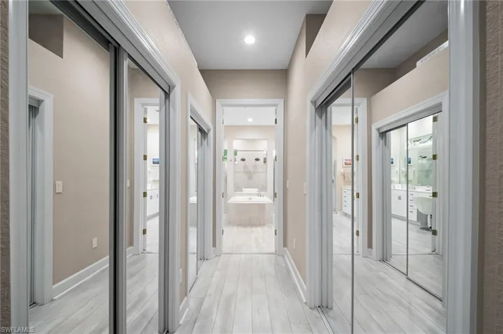 9042 Bronco Ct, Naples, Florida 34113