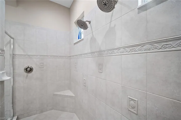 9042 Bronco Ct, Naples, Florida 34113