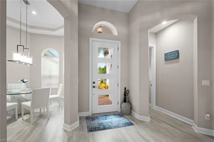 9042 Bronco Ct, Naples, Florida 34113