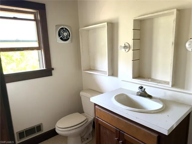 1st Floor Full Bathroom 2 with Shower