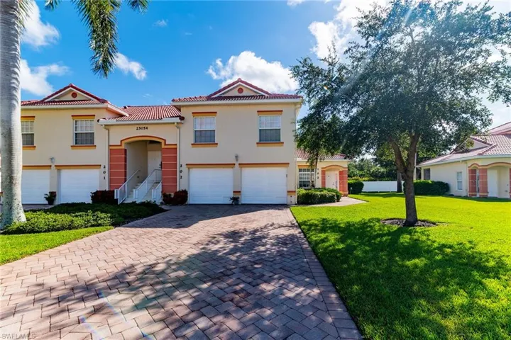 25054  Peacock  LN, Naples, FL 34114