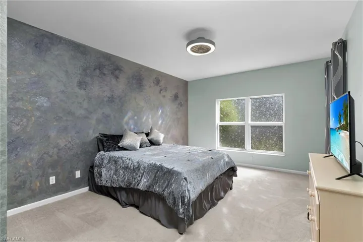 25054  Peacock  LN, Naples, FL 34114