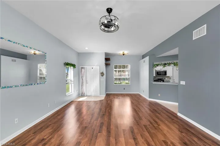 25054  Peacock  LN, Naples, FL 34114