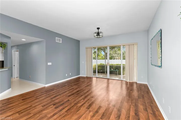 25054  Peacock  LN, Naples, FL 34114