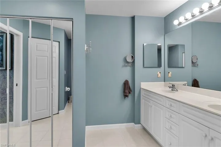 25054  Peacock  LN, Naples, FL 34114