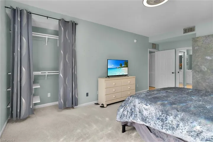 25054  Peacock  LN, Naples, FL 34114