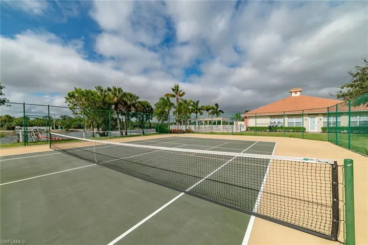 25054  Peacock  LN, Naples, FL 34114