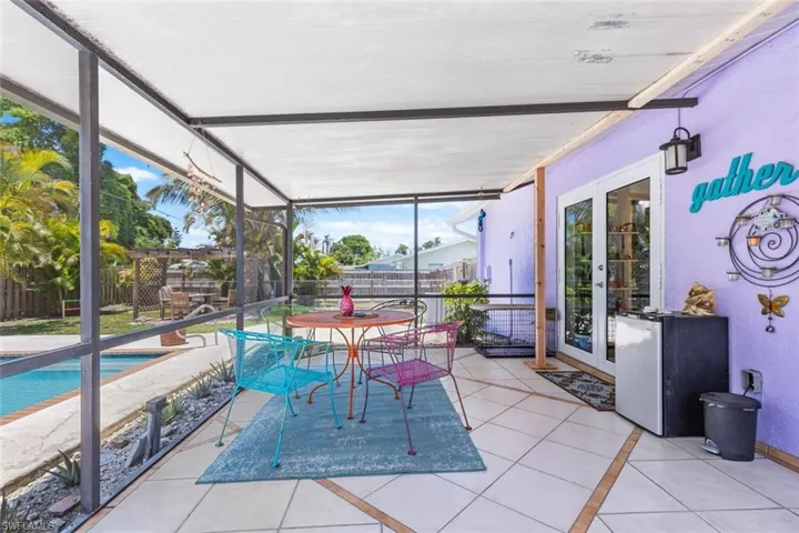 Lanai featuring sliding doors