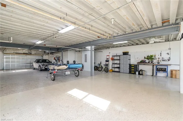 GARAGE.  WIND-RATED GARAGE DOOR.  FLORESCENT LIGHTING.