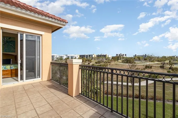 OWNER'S SUITE OPEN TERRACE WITH VIEWS OF THE BAY BEACH COMMONS
