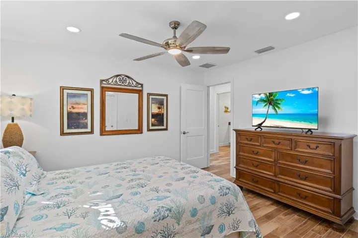 Well-appointed guest rooms offering generous space and natural light.