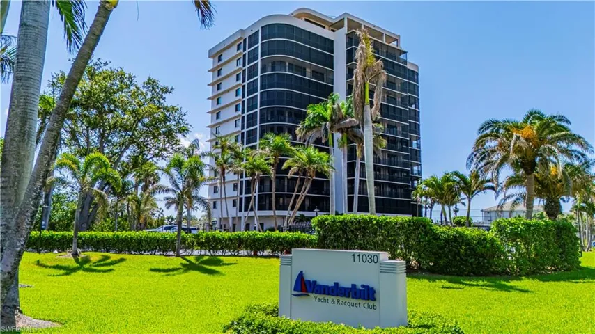 View of apartment building / complex