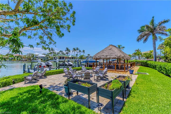 11030  Gulf Shore  DR, Naples, FL 34108