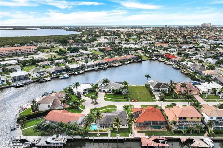 1830 Maywood CT, MARCO ISLAND FL 34145