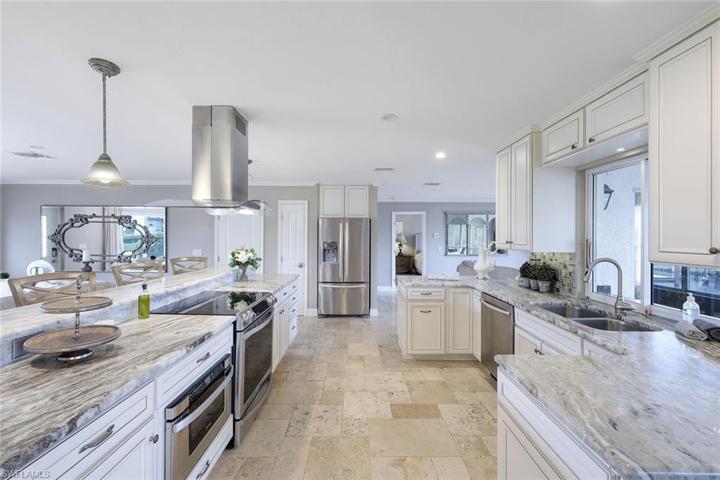 1830 Maywood CT, MARCO ISLAND FL 34145