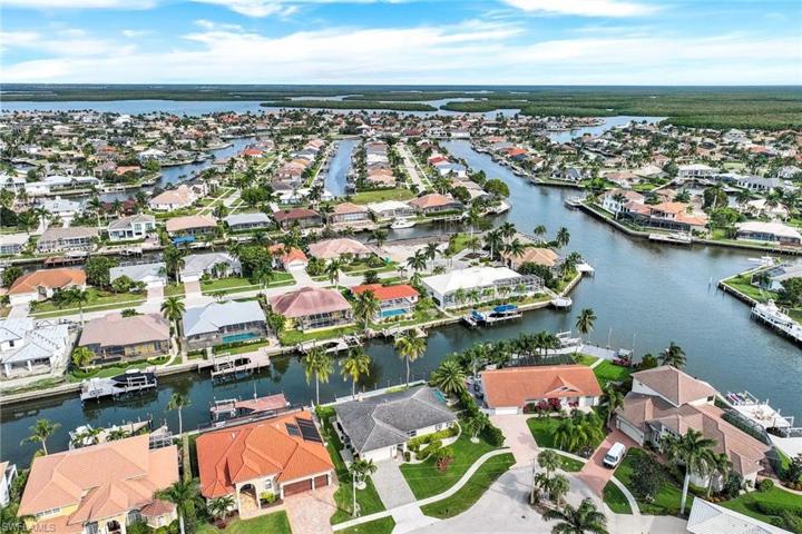 1830 Maywood CT, MARCO ISLAND FL 34145