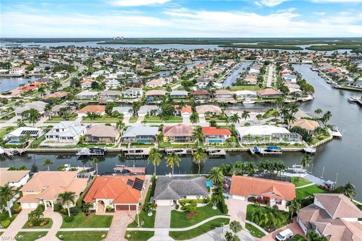1830 Maywood CT, MARCO ISLAND FL 34145