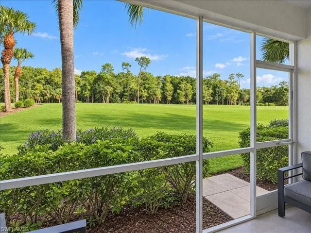 2905 Cypress Trace Cir 104, Naples, Florida 34119