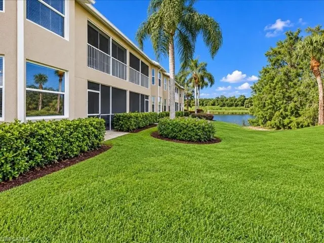 2905 Cypress Trace Cir 104, Naples, Florida 34119