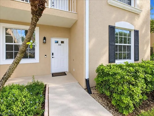 2905 Cypress Trace Cir 104, Naples, Florida 34119