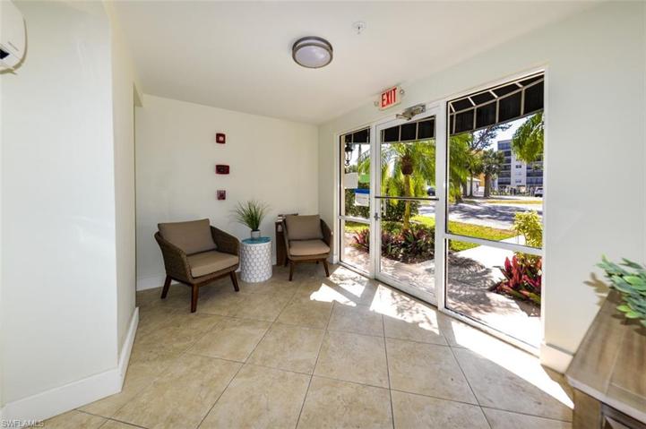 NEWLY RENOVATED BUILDING LOBBY