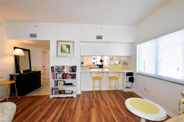 VIEW FROM LIVING AREA TOWARDS FRONT OF UNIT