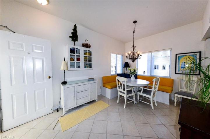 UNIT ENTRANCE AND BUILT-IN BANQUETTE
