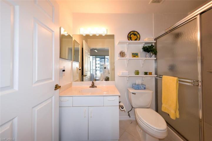 OWNER'S SUITE BATH