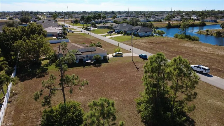 2529 Nw 21st Pl, Cape Coral, Florida 33993
