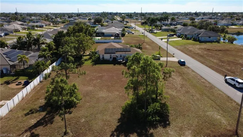 2529 Nw 21st Pl, Cape Coral, Florida 33993