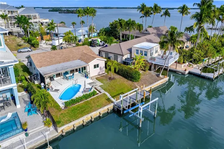 280 Ibis St, Fort Myers Beach, Florida 33931